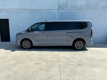 Ford Tourneo Custom 2025 photo 3