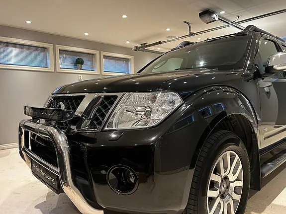 Nissan Navara 2012 photo 2