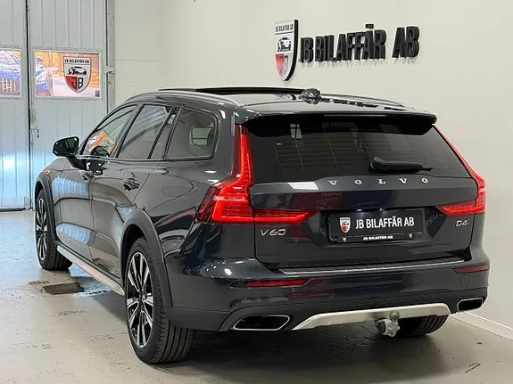 Volvo V60 Cross Country 2019 photo 5