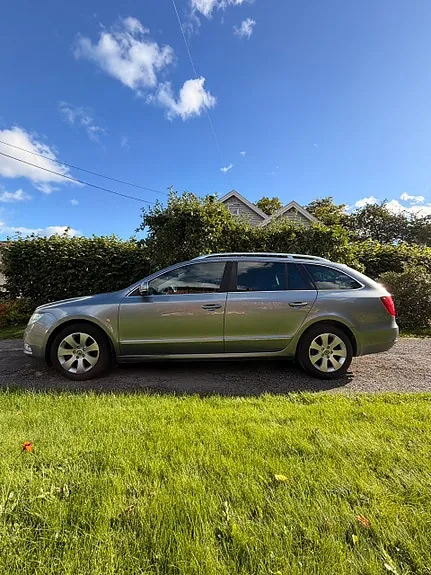 Skoda Superb 2013 photo 3