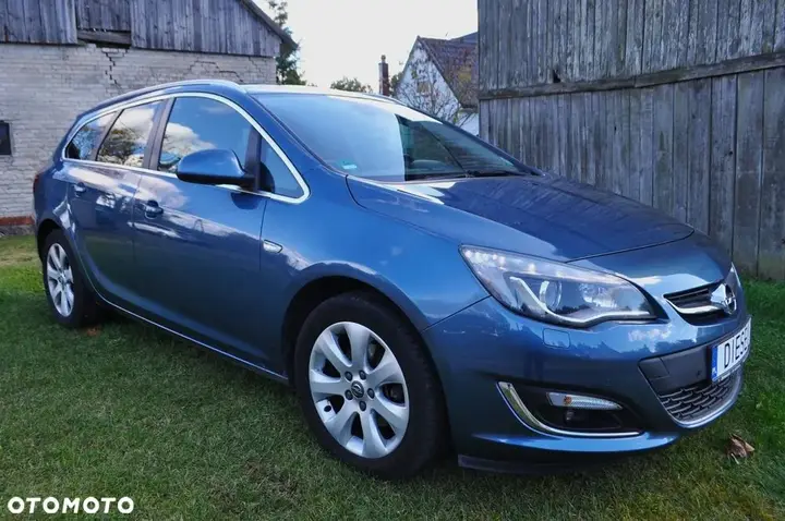 Opel Astra 2013 photo 3