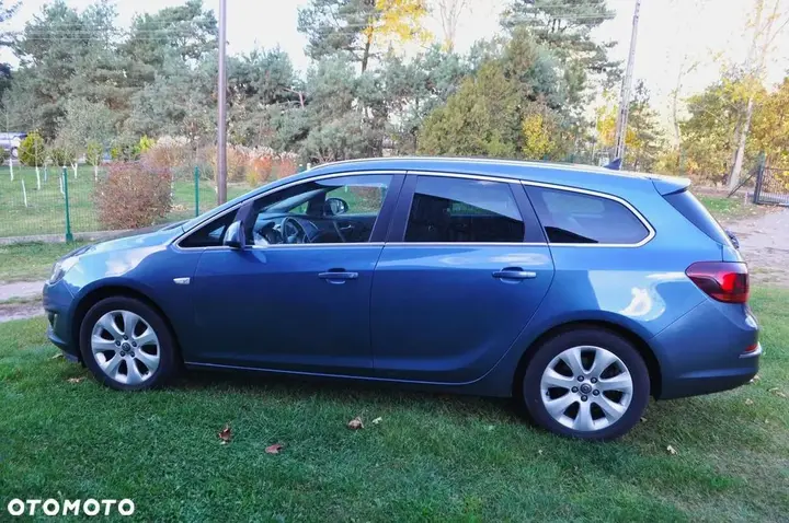 Opel Astra 2013 photo 4