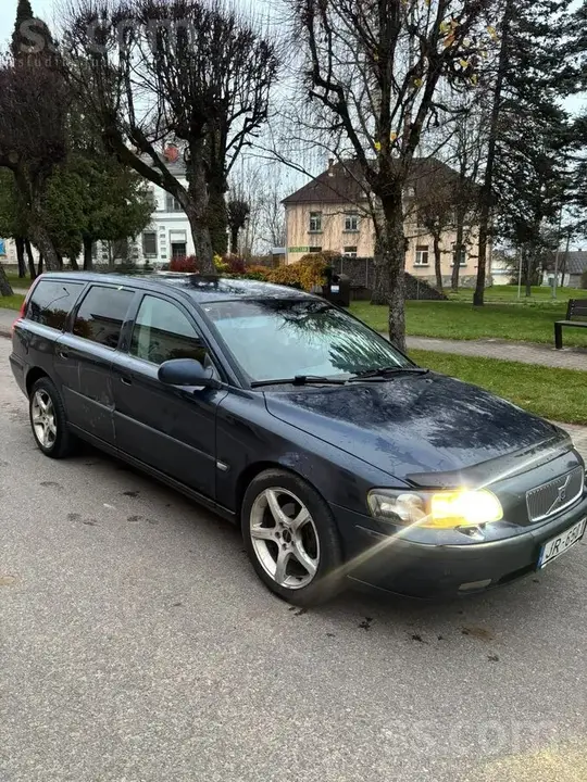 Volvo V70 2000 photo 2