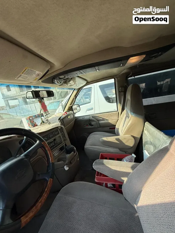 GMC Savana 2002 photo 2
