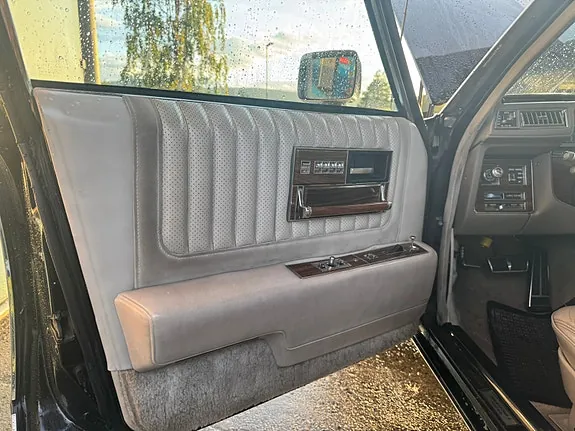 Cadillac Seville 1978 photo 4