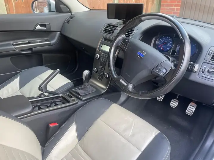 Volvo C30 2011 photo 2