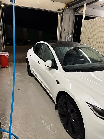 Tesla Model 3 2025 photo 4