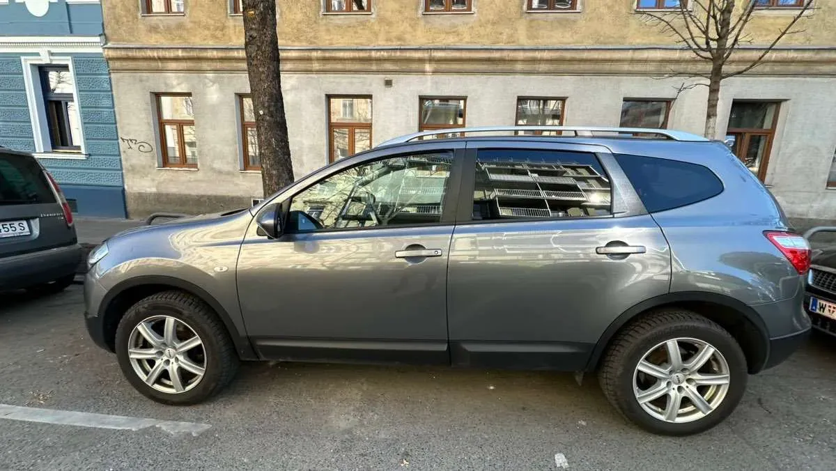 Nissan Qashqai 2013 photo 2
