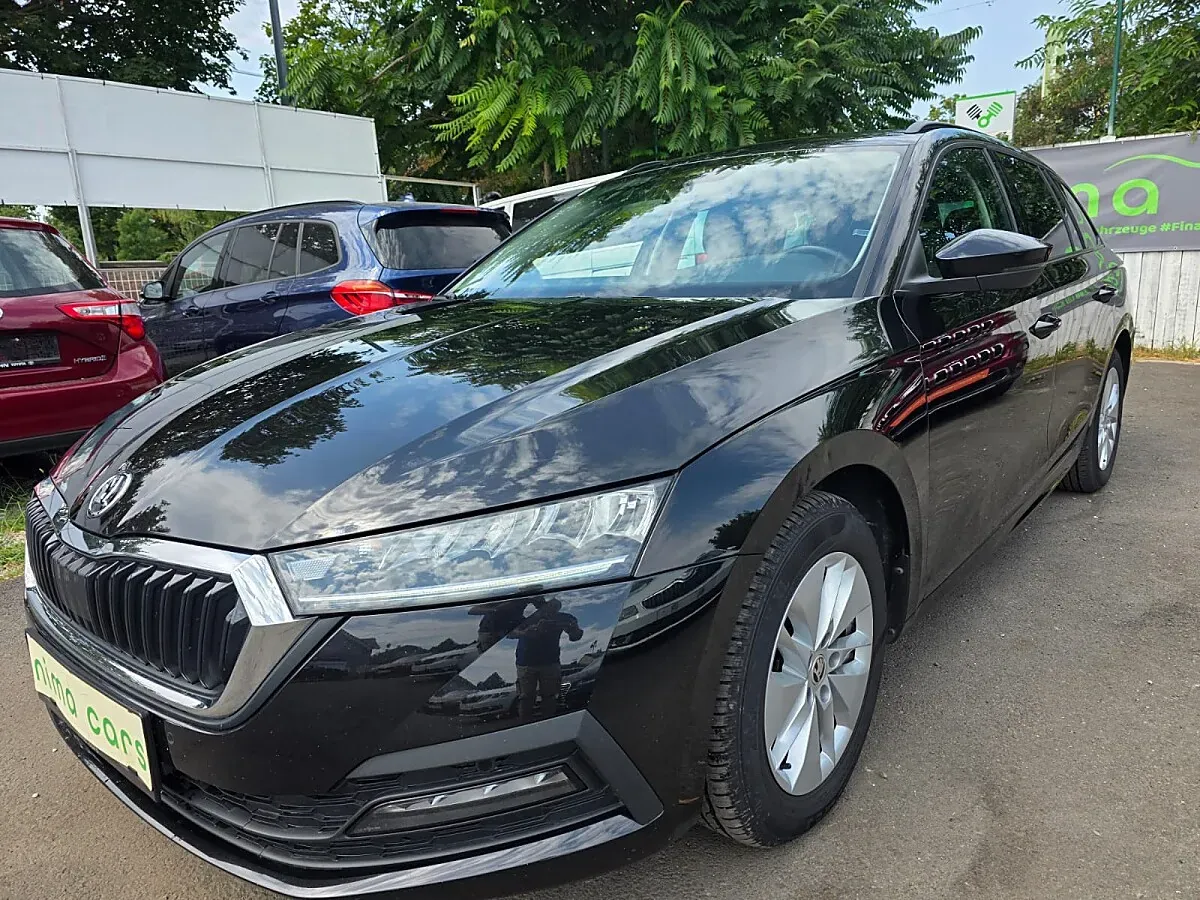 Skoda Octavia 2023 photo 2