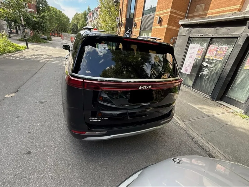 Kia Carnival 2023 photo 2