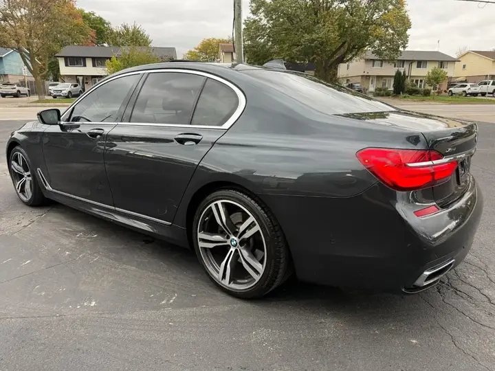 BMW 7 Series 2016 photo 5