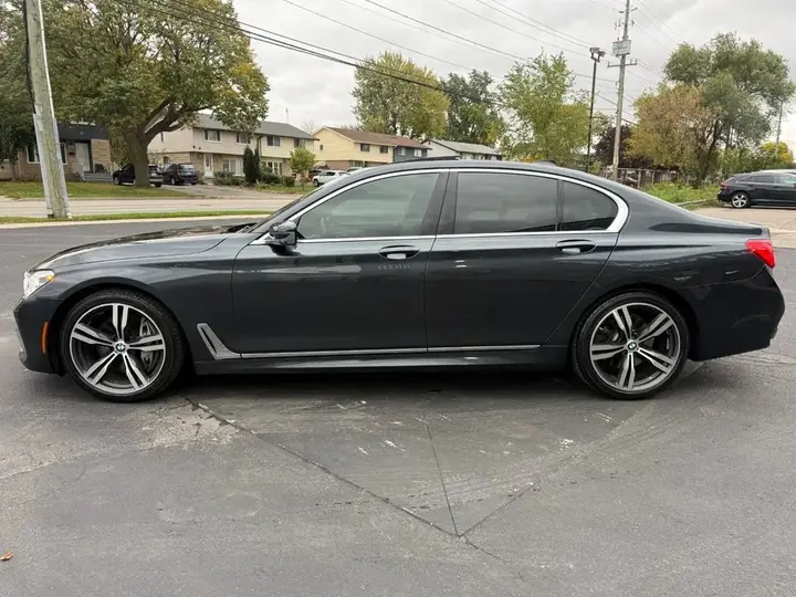 BMW 7 Series 2016 photo 4