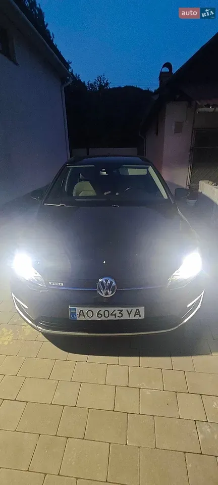 Volkswagen E-Golf 2015 photo 5