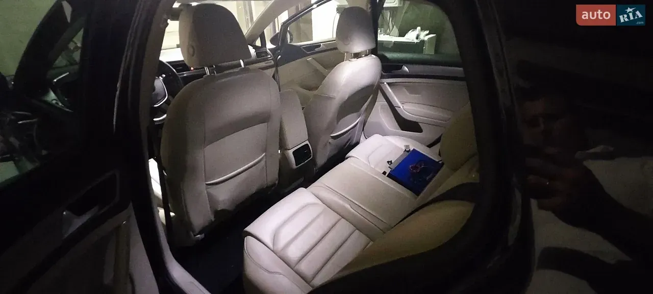Volkswagen E-Golf 2015 photo 4