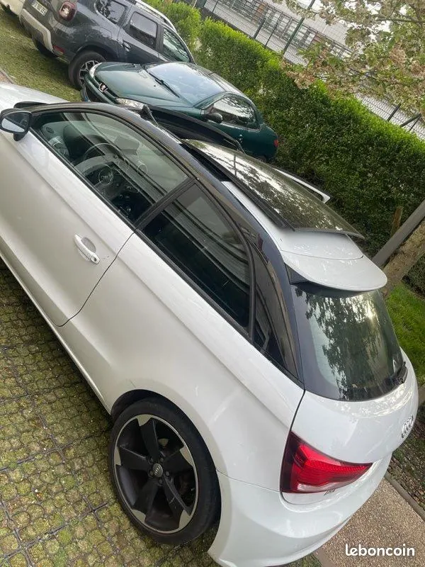 Audi A1 2015 photo 2