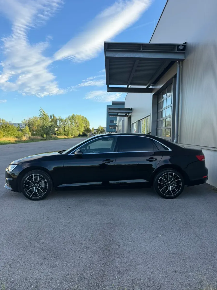 Audi A4 2019 photo 2