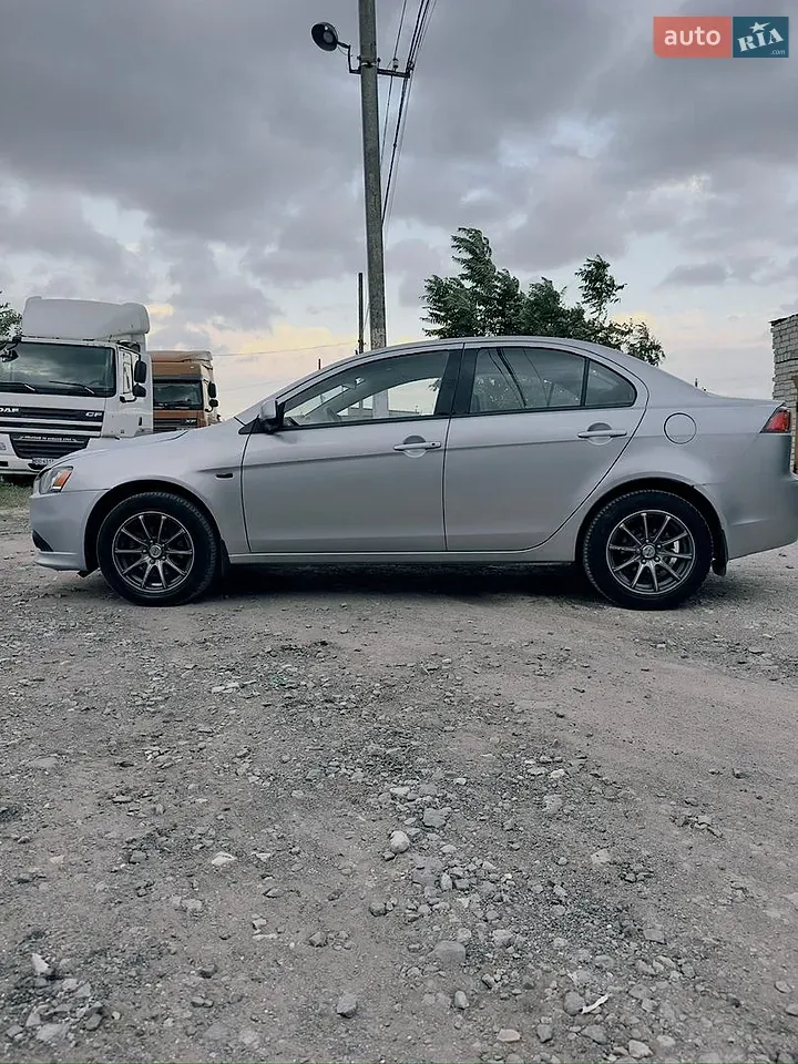 Mitsubishi Lancer 2012 photo 4