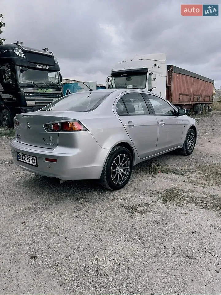 Mitsubishi Lancer 2012 photo 5
