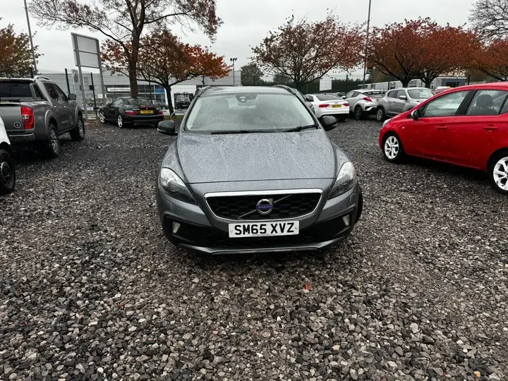 Volvo V40 2015 photo 2