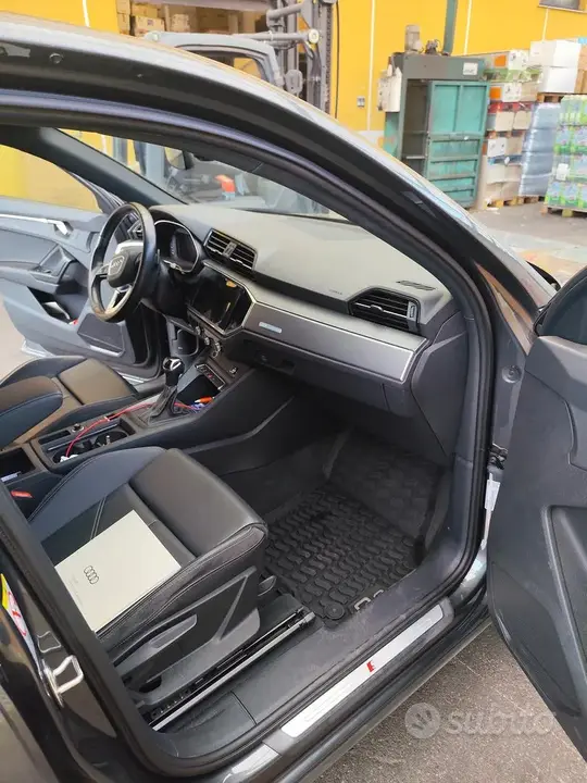 Audi Q3 2022 photo 2