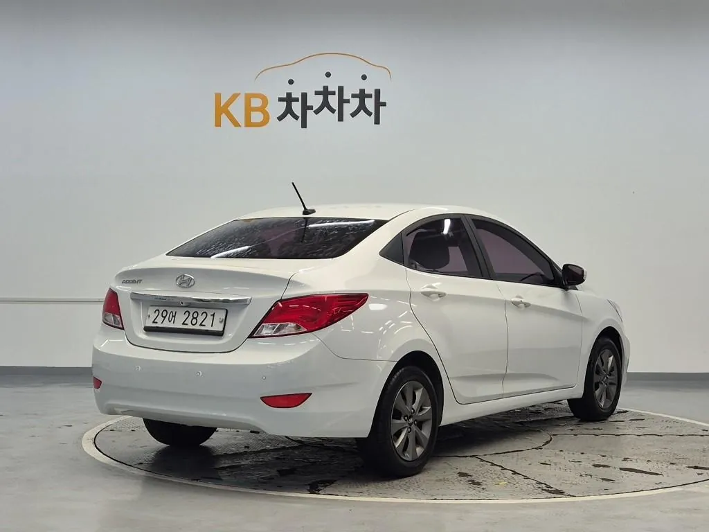 Hyundai Accent 2019 photo 3