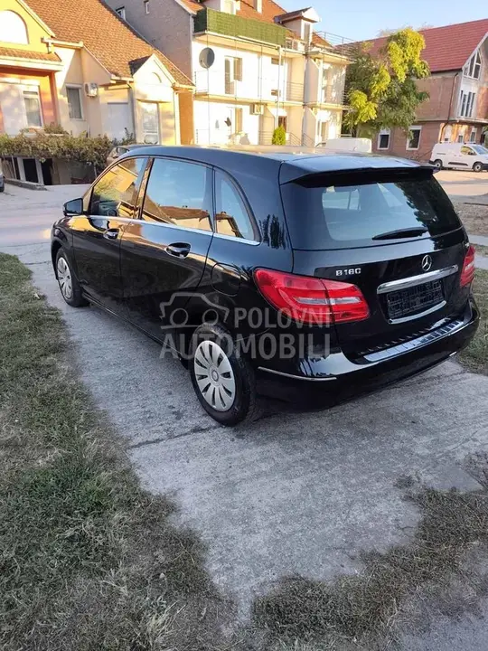 Mercedes-Benz B 180 2014 photo 5
