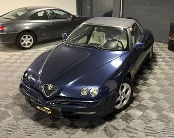 Alfa Romeo Spider 2001 photo 2