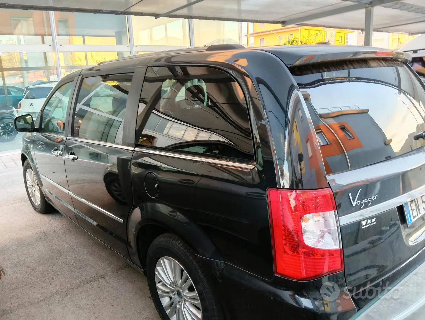 Lancia Voyager 2012 photo 5