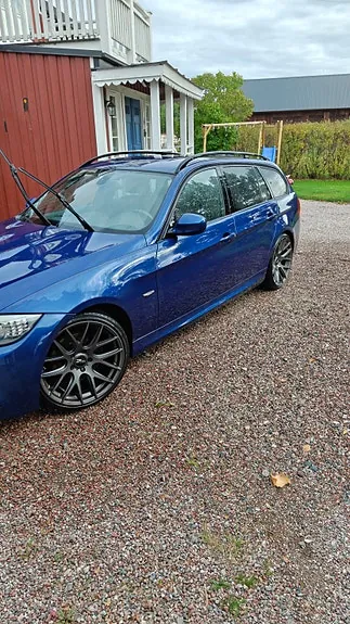 BMW 325I 2009 photo 4