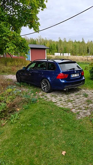 BMW 325I 2009 photo 3
