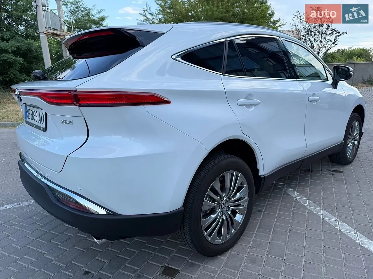 Toyota Venza 2024 photo 2