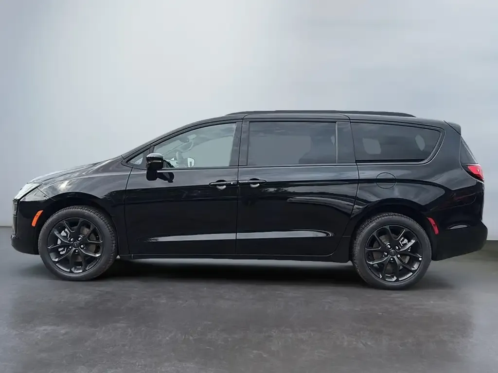 Chrysler Pacifica 2027 photo 3