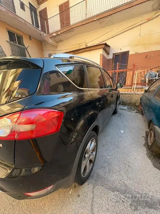 Ford Kuga 2010 photo 3
