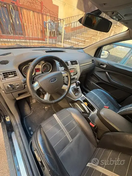 Ford Kuga 2010 photo 4