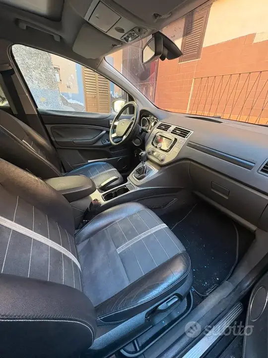 Ford Kuga 2010 photo 5