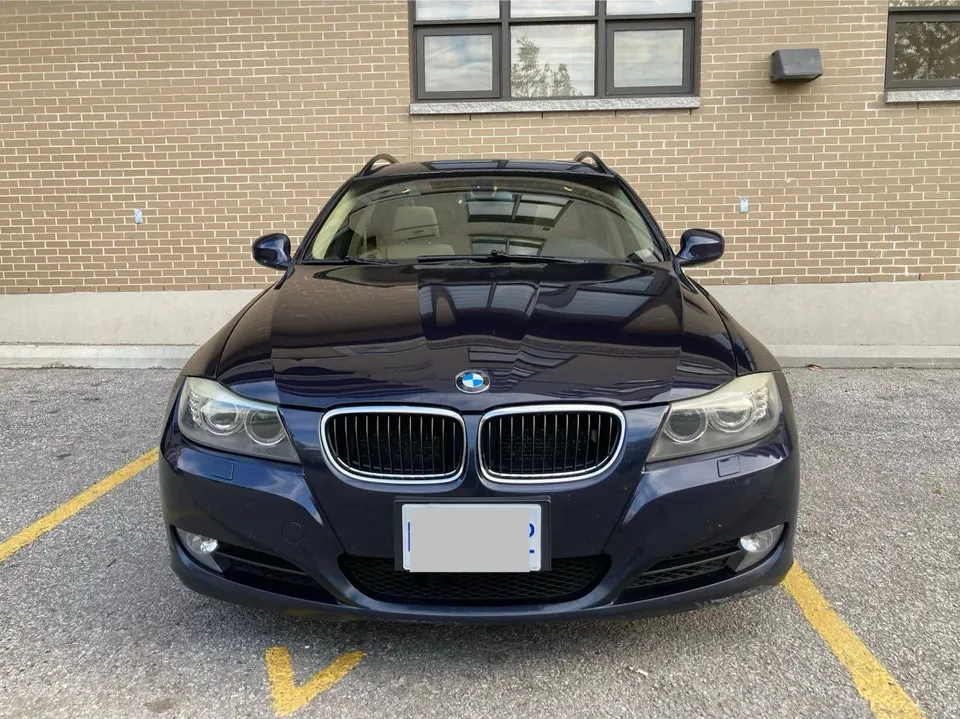 BMW 3Series 2009 photo 2