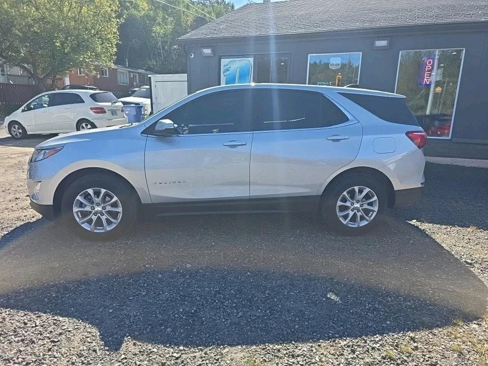 Chevrolet Equinox 2018 photo 2