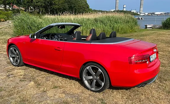 Audi Cabriolet 2011 photo 5