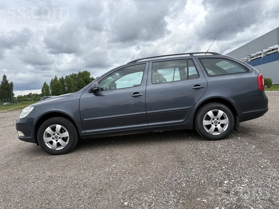 Skoda Octavia 2010 photo 2
