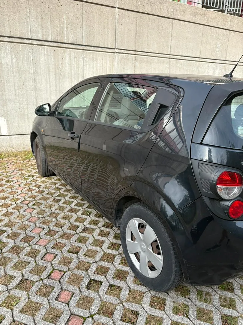 Chevrolet Aveo 2012 photo 2
