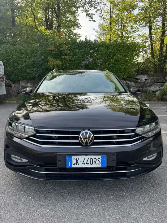 Volkswagen Passat 2022 photo 2