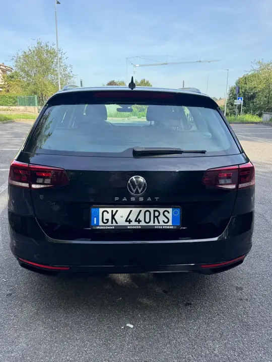 Volkswagen Passat 2022 photo 5