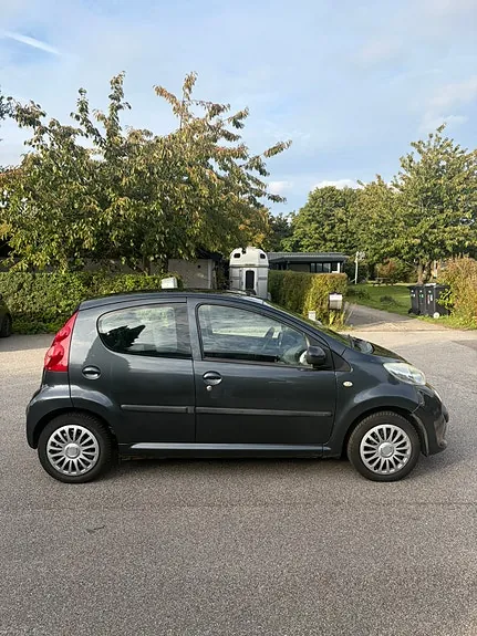 Peugeot 107 2009 photo 3