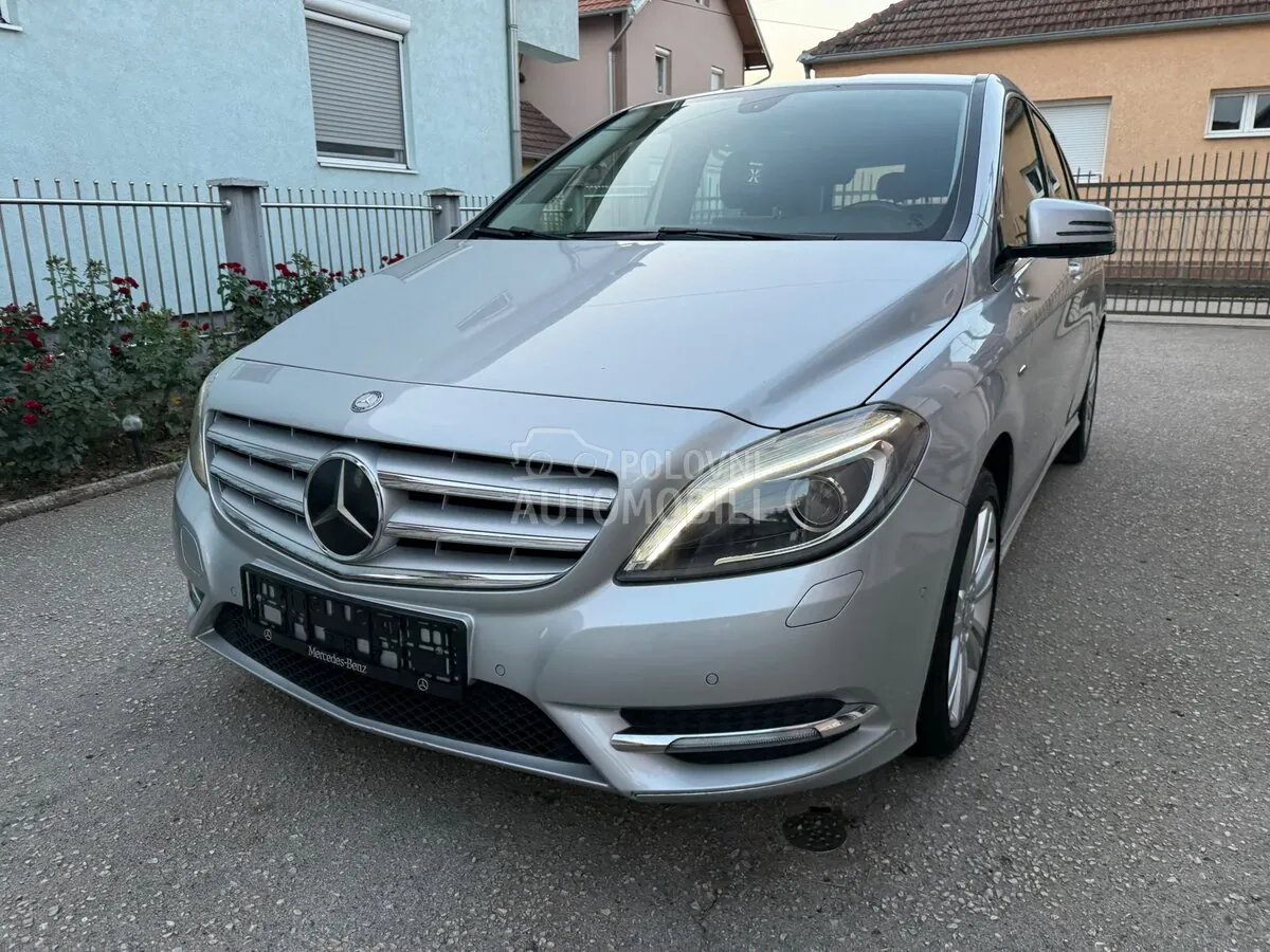 Mercedes-Benz B 200 2012 photo 5