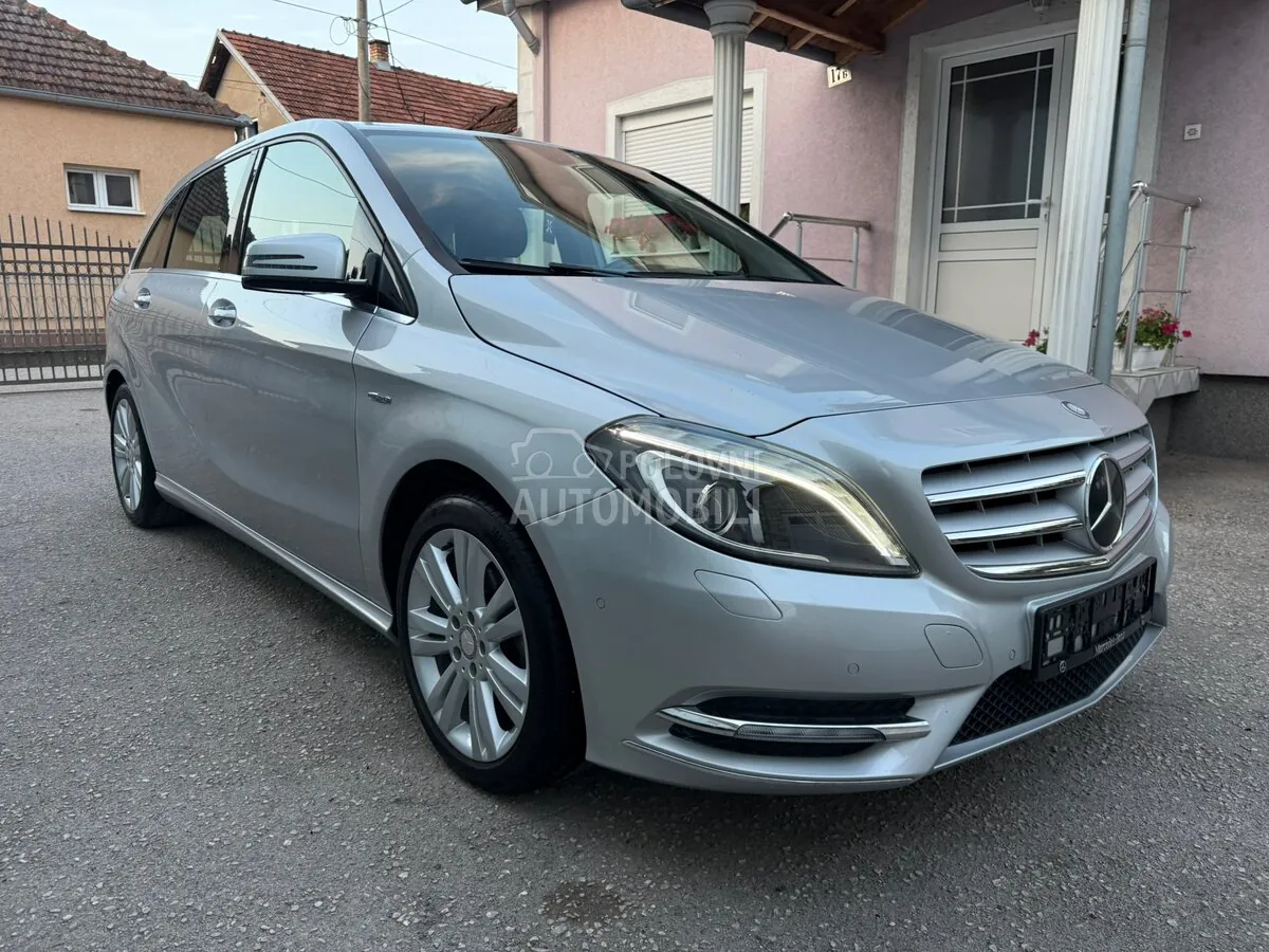 Mercedes-Benz B 200