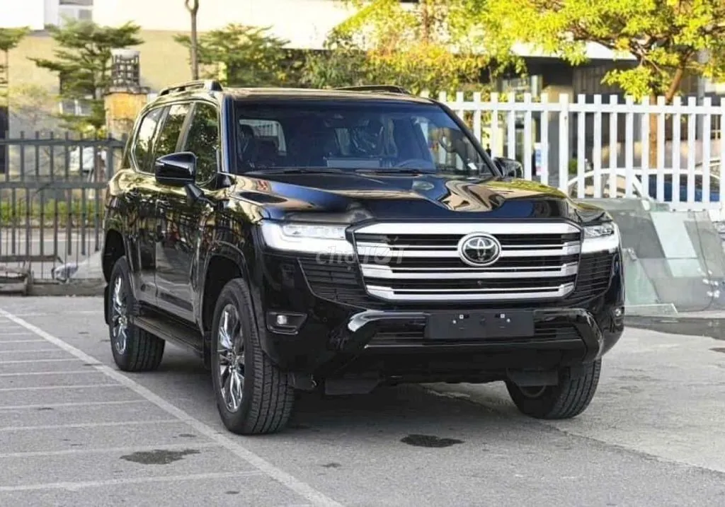 Toyota Land Cruiser Lc300 2026 photo 3