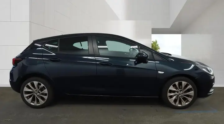 Vauxhall Astra 2018 photo 3