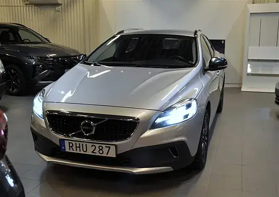 Volvo V40 Cross Country 2018 photo 3