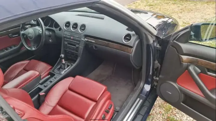 Audi A4 2004 photo 2