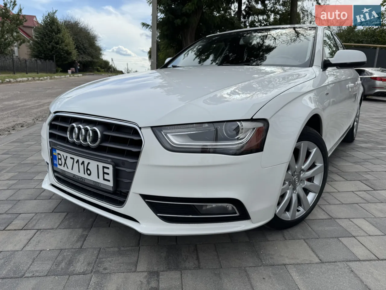 Audi A4 2012 photo 3
